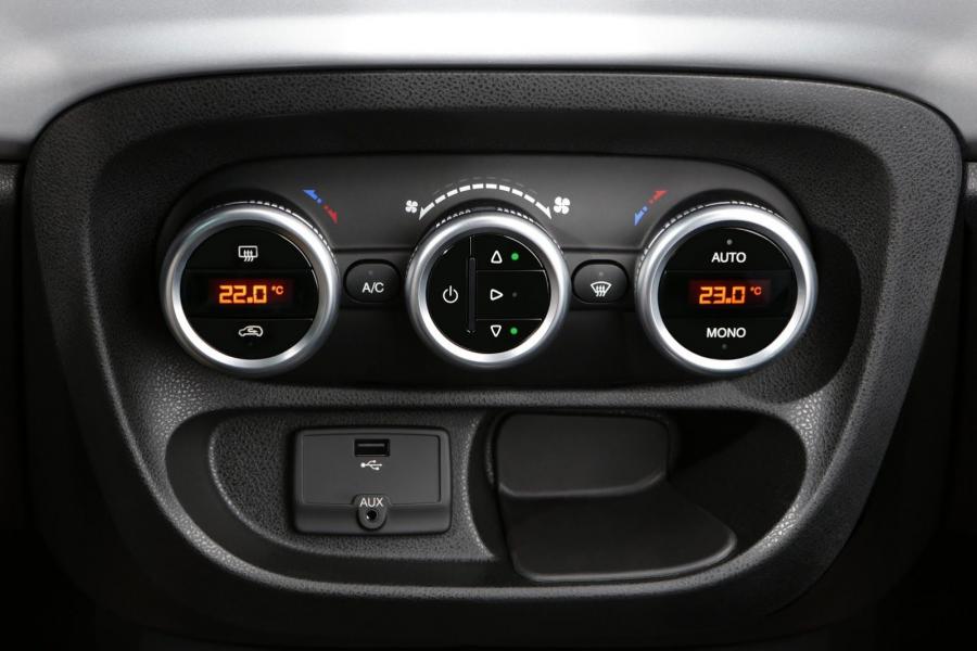  Fiat 500L Beats Edition 2014 года  (фото 45 из 86)